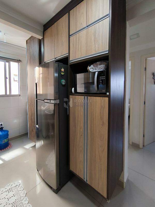 Apartamento à venda no bairro Jardim Residencial Recanto Alvorada: COZINHA