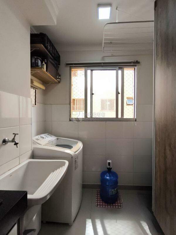 Apartamento à venda no bairro Jardim Residencial Recanto Alvorada: LAVADERIA