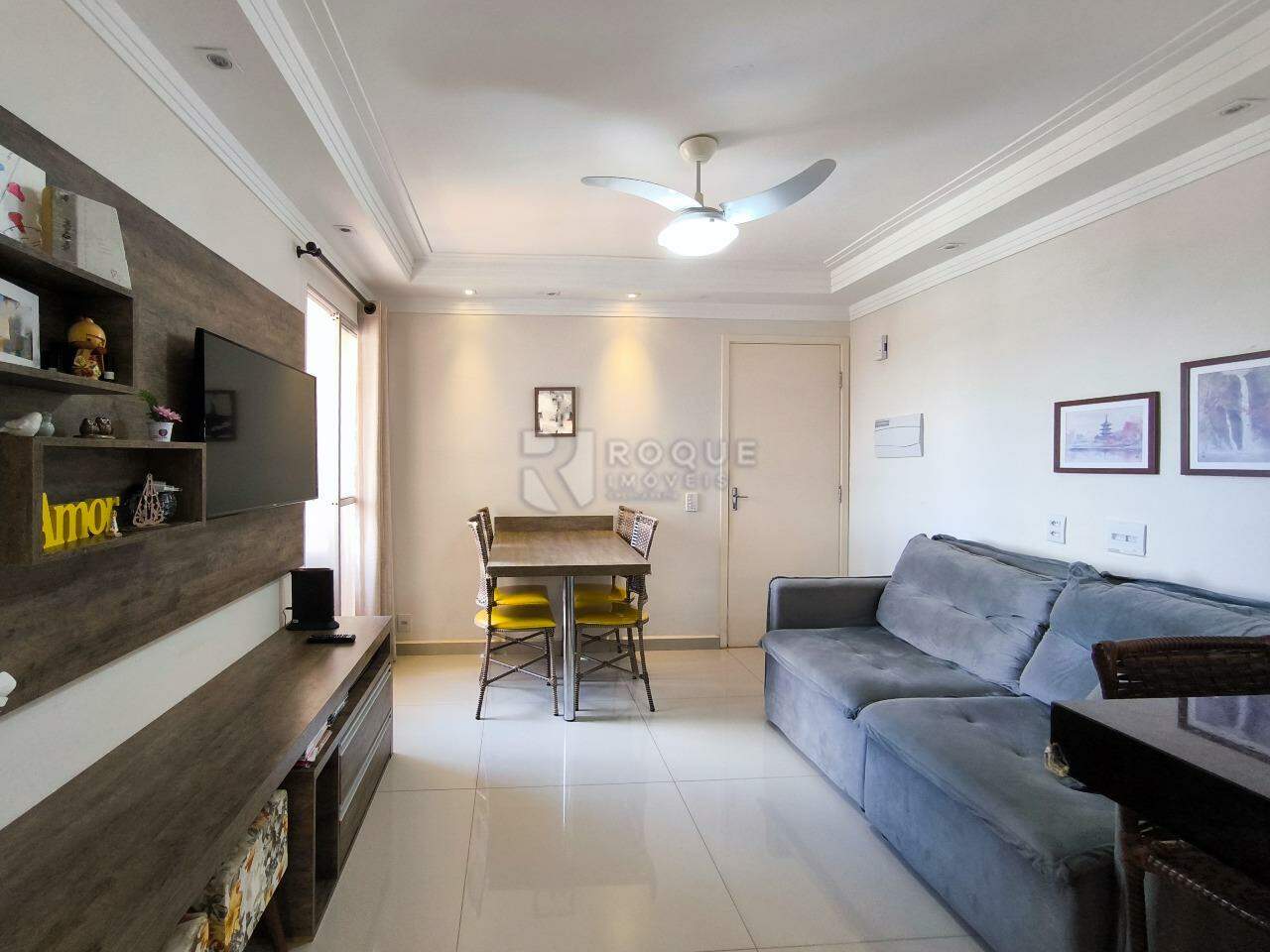Apartamento à venda no bairro Jardim Residencial Recanto Alvorada: SALA DE ESTAR