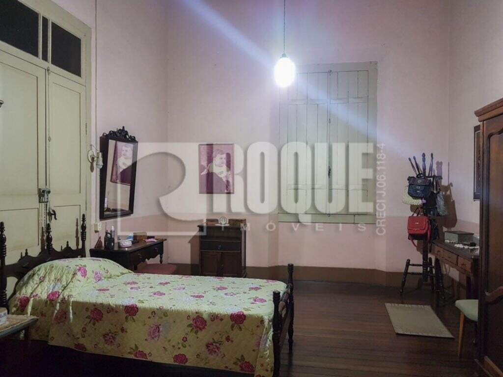 Casa Residencial à venda no bairro Centro: Dormitório 2