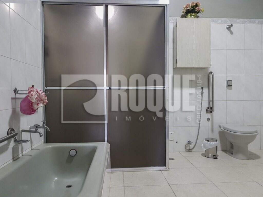 Casa Residencial à venda no bairro Centro: WC social 
