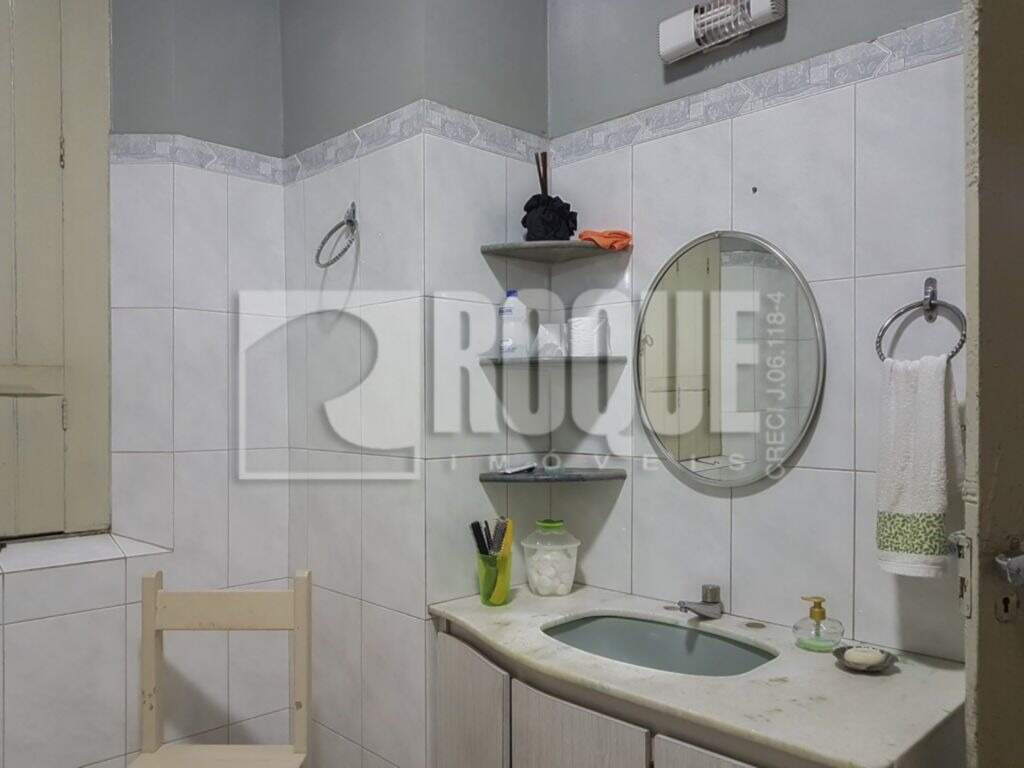 Casa Residencial à venda no bairro Centro: WC social 