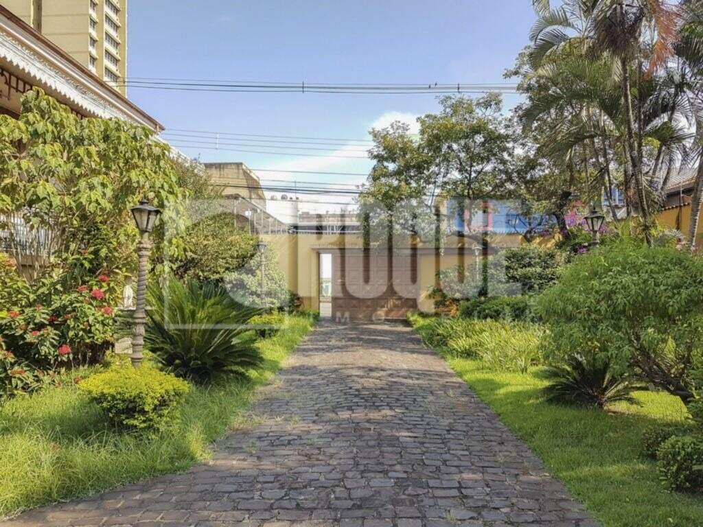 Casa Residencial à venda no bairro Centro: Garagem