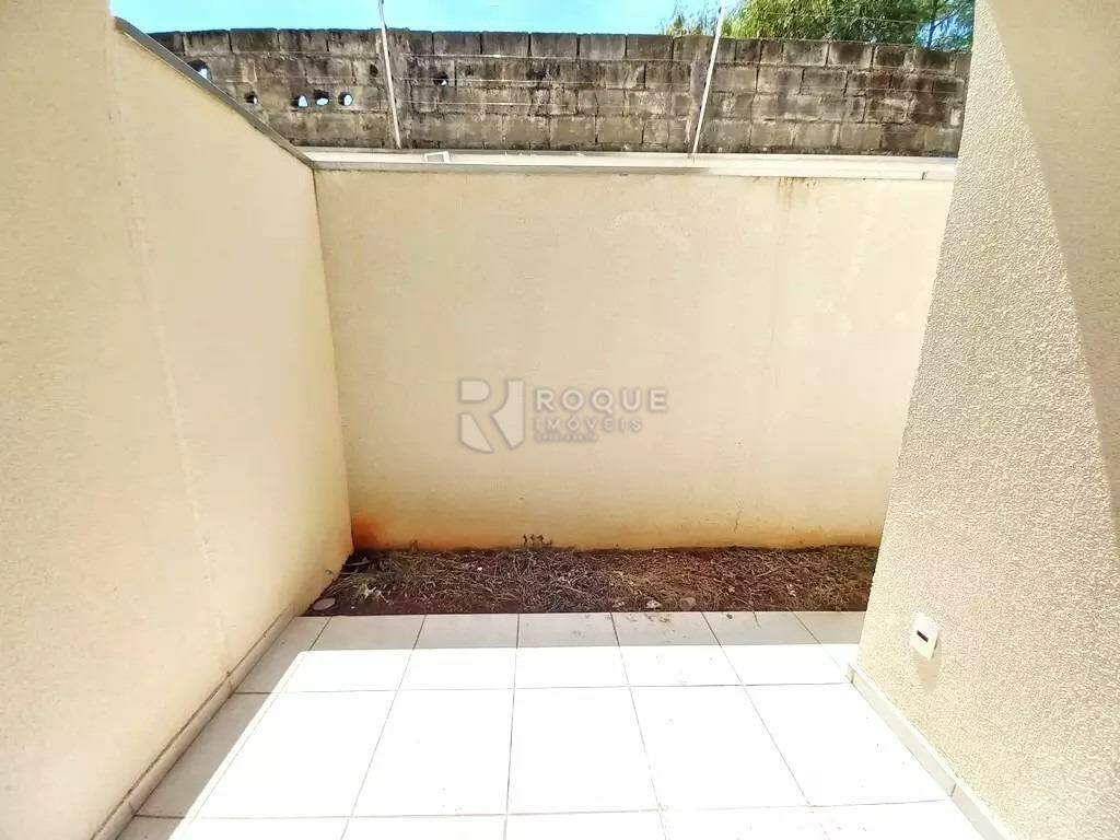 Apartamento à venda no bairro Jardim Residencial Victório Lucato: quintal