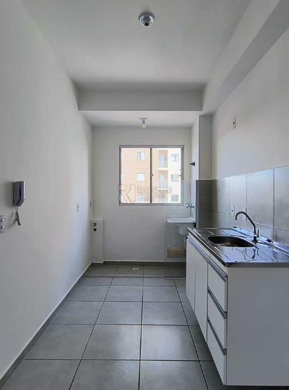 Apartamento para aluguel no bairro Parque Hippolyto: Cozinha 