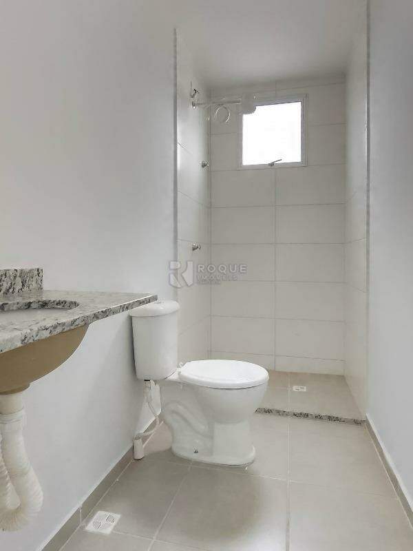Apartamento à venda no bairro Vale das Esmeraldas: WC Social