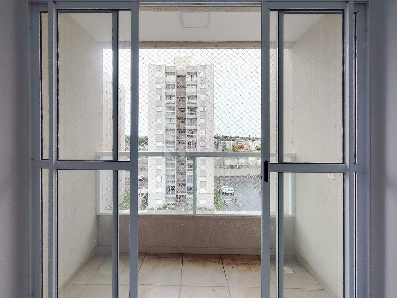 Apartamento à venda no bairro Vale das Esmeraldas: Varanda