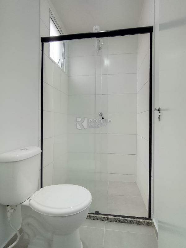 Apartamento à venda no bairro Vale das Esmeraldas: WC Suíte