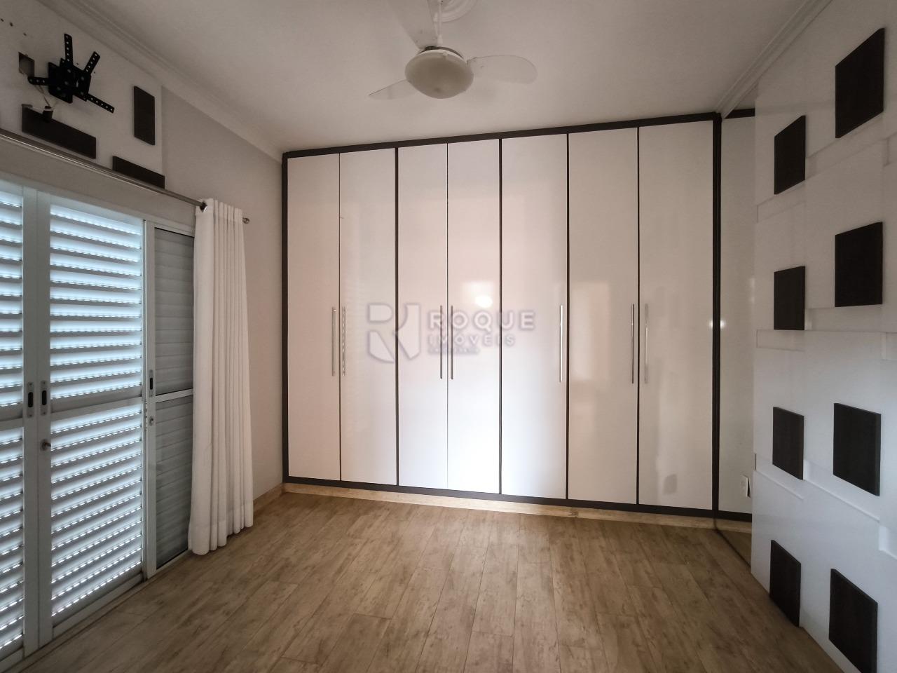 Casa Residencial à venda no bairro Vila Claudia: SUÍTE