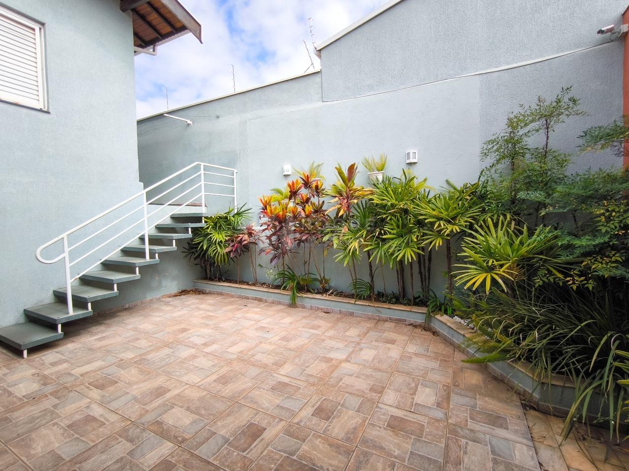 Casa Residencial à venda no bairro Vila Claudia: QUINTAL