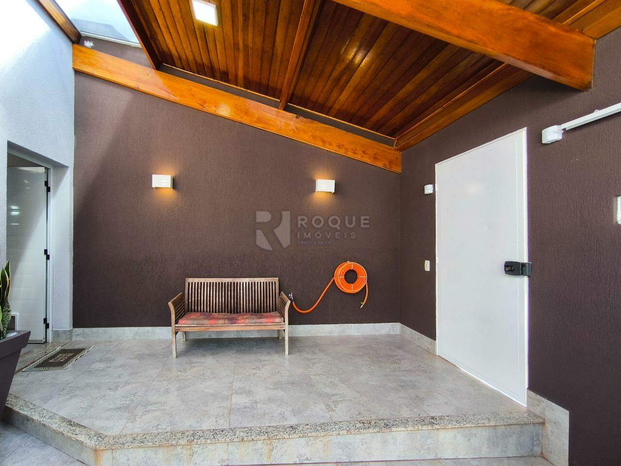 Casa em condomínio à venda no bairro Parque Residencial Roland: HALL DE ENTRADA