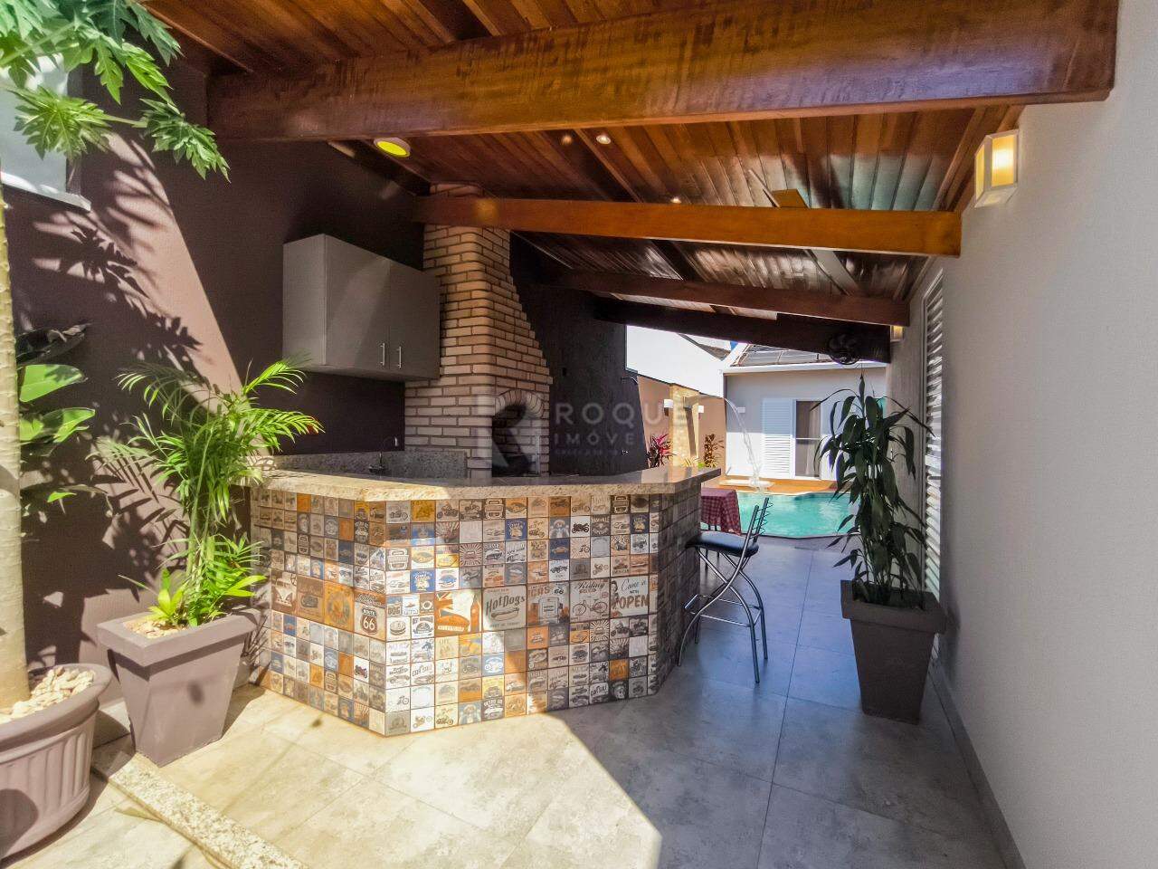Casa em condomínio à venda no bairro Parque Residencial Roland: ÁREA GOURMET