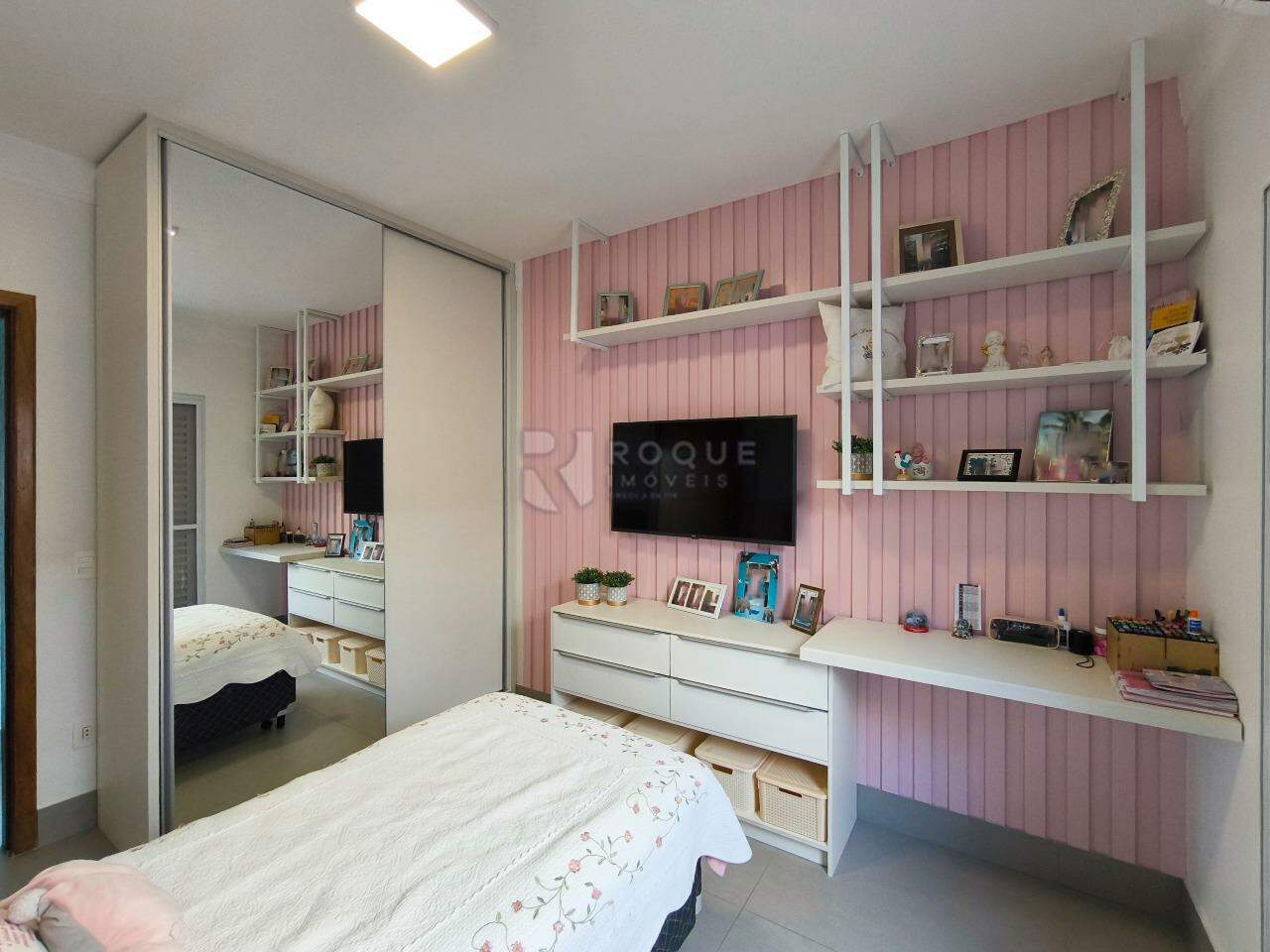Casa em condomínio à venda no bairro Parque Residencial Roland: DORMITÓRIO 1