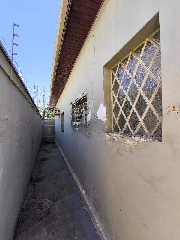 Casa Residencial à venda no bairro Centro: LATERAL EXTERNA