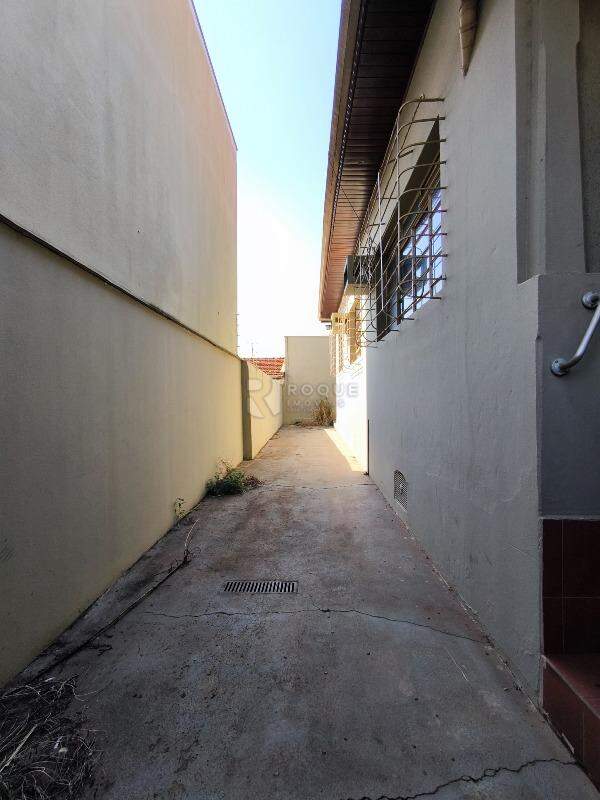Casa Residencial à venda no bairro Centro: ENTRADA DE CARROS