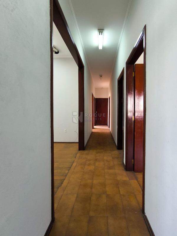 Casa Residencial à venda no bairro Centro: CORREDOR INTERNO
