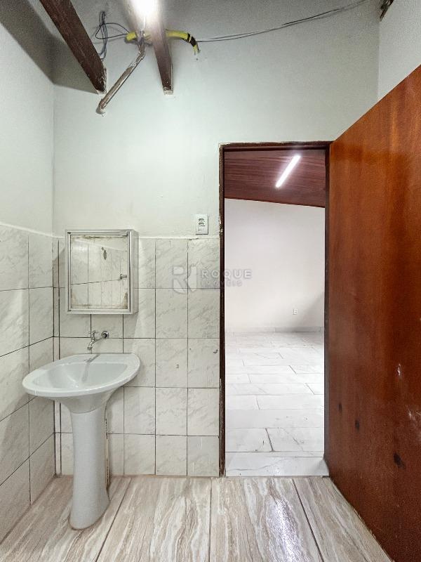 Casa Residencial para aluguel no bairro Jardim Residencial Dona Santina Paroli Peccinini: WC social 