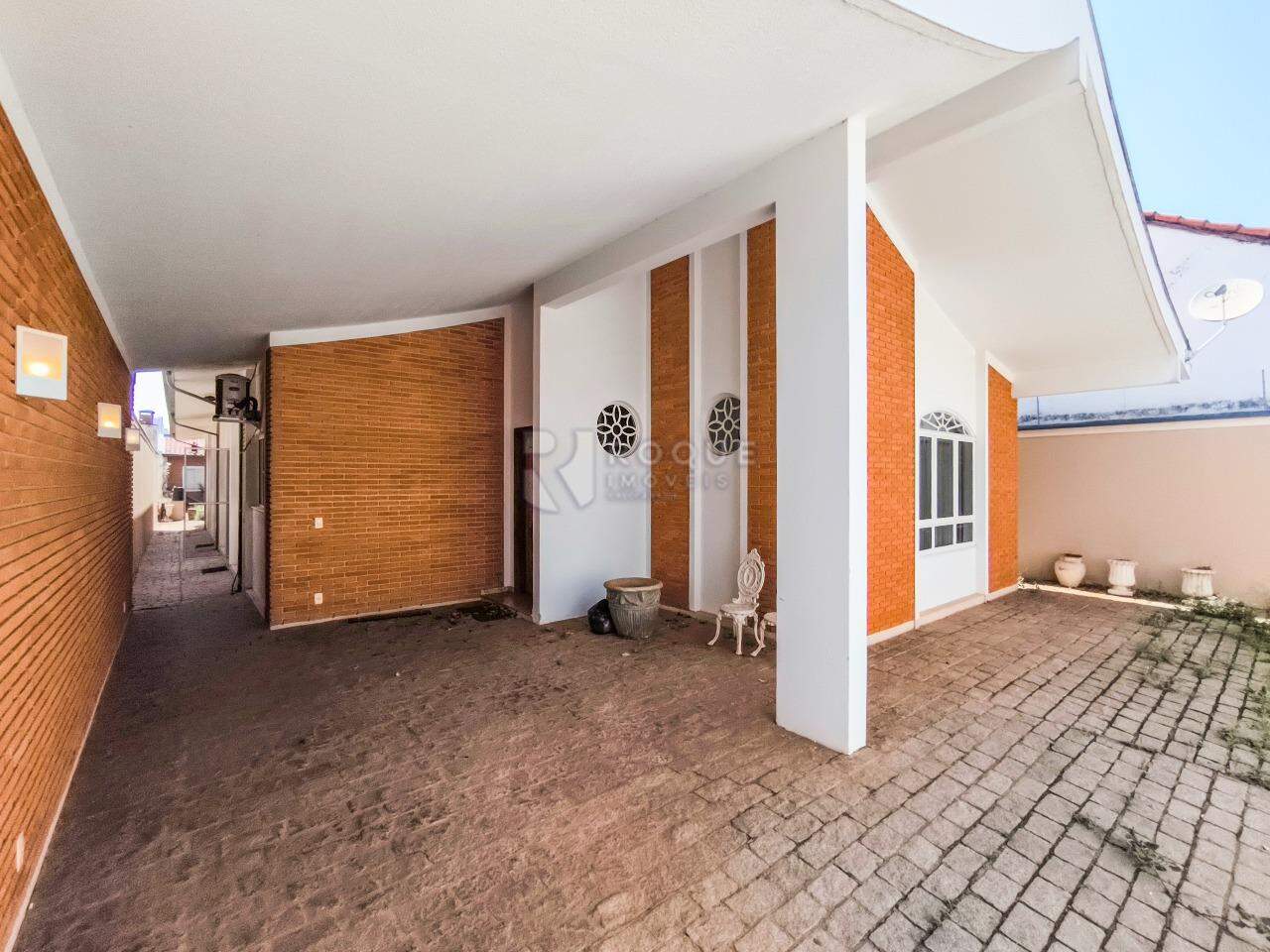 Casa Residencial à venda no bairro Centro: GARAGEM