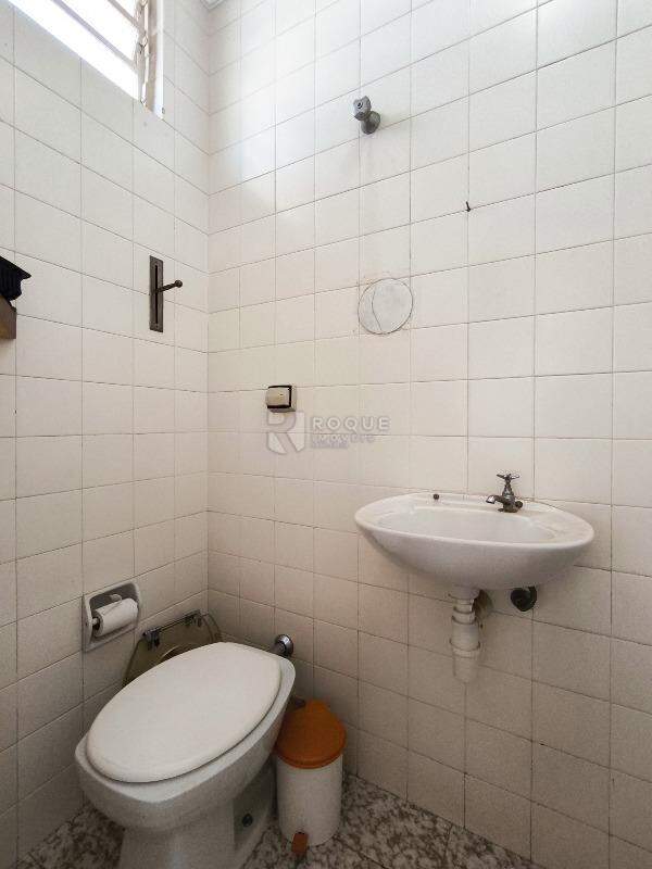 Casa Residencial à venda no bairro Centro: BANHEIRO ÁREA DE SERVIÇO