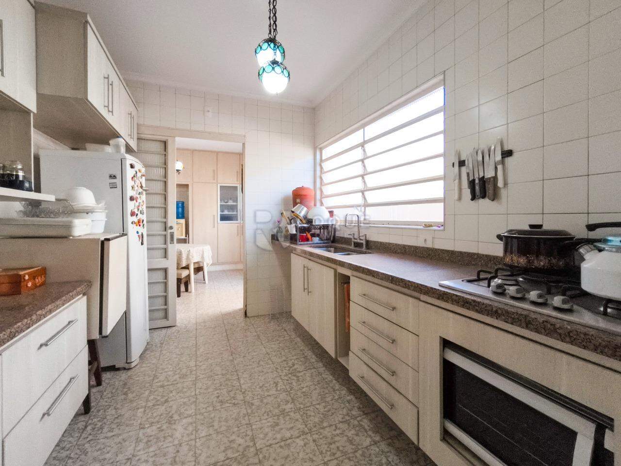 Casa Residencial à venda no bairro Centro: COZINHA