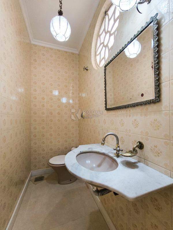 Casa Residencial à venda no bairro Centro: LAVABO
