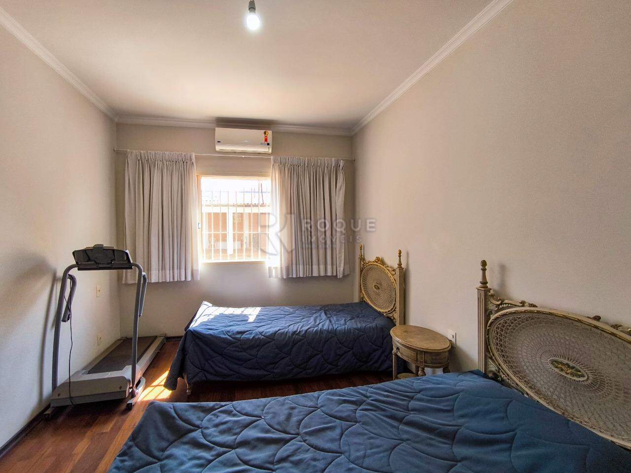 Casa Residencial à venda no bairro Centro: DORMITÓRIO 2