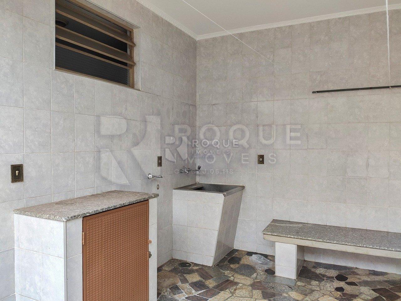 Casa Residencial à venda no bairro Vila Fascina: Área de serviço