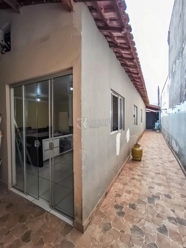 Casa em condomínio à venda no bairro Lagoa Nova: FUNDOS
