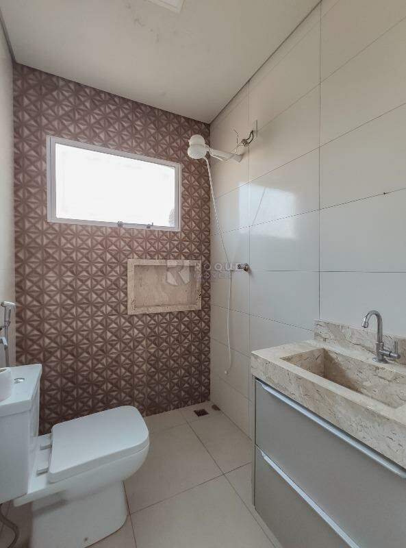 Casa Residencial para aluguel no bairro Vila Queiroz: WC social 
