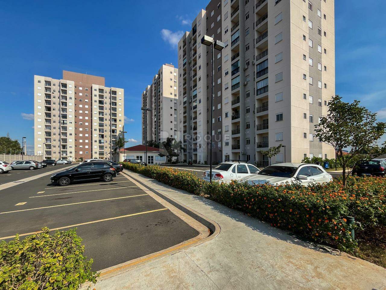 Apartamento para aluguel no bairro Jardim do Lago: Condomínio 