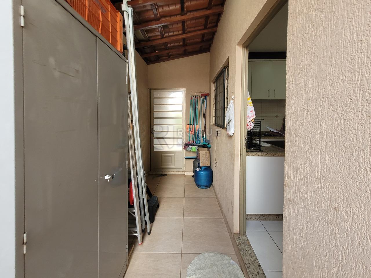 Casa Residencial à venda no bairro Jardim Santa Adélia: ÁREA DE SERVIÇO