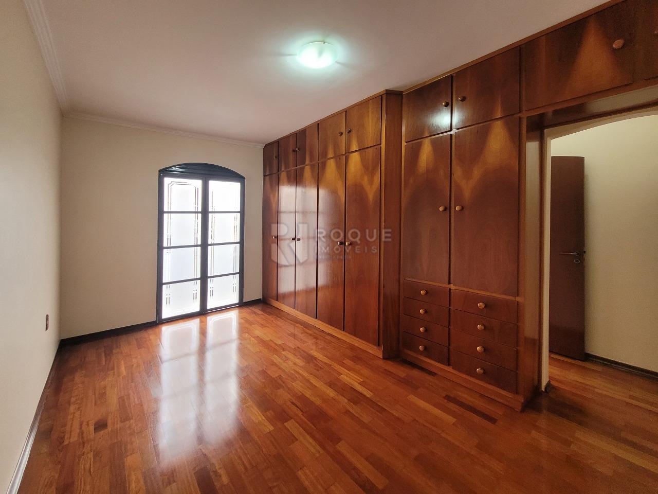 Casa Residencial à venda no bairro Jardim Gustavo Peccinini: DORMITÓRIO 1 