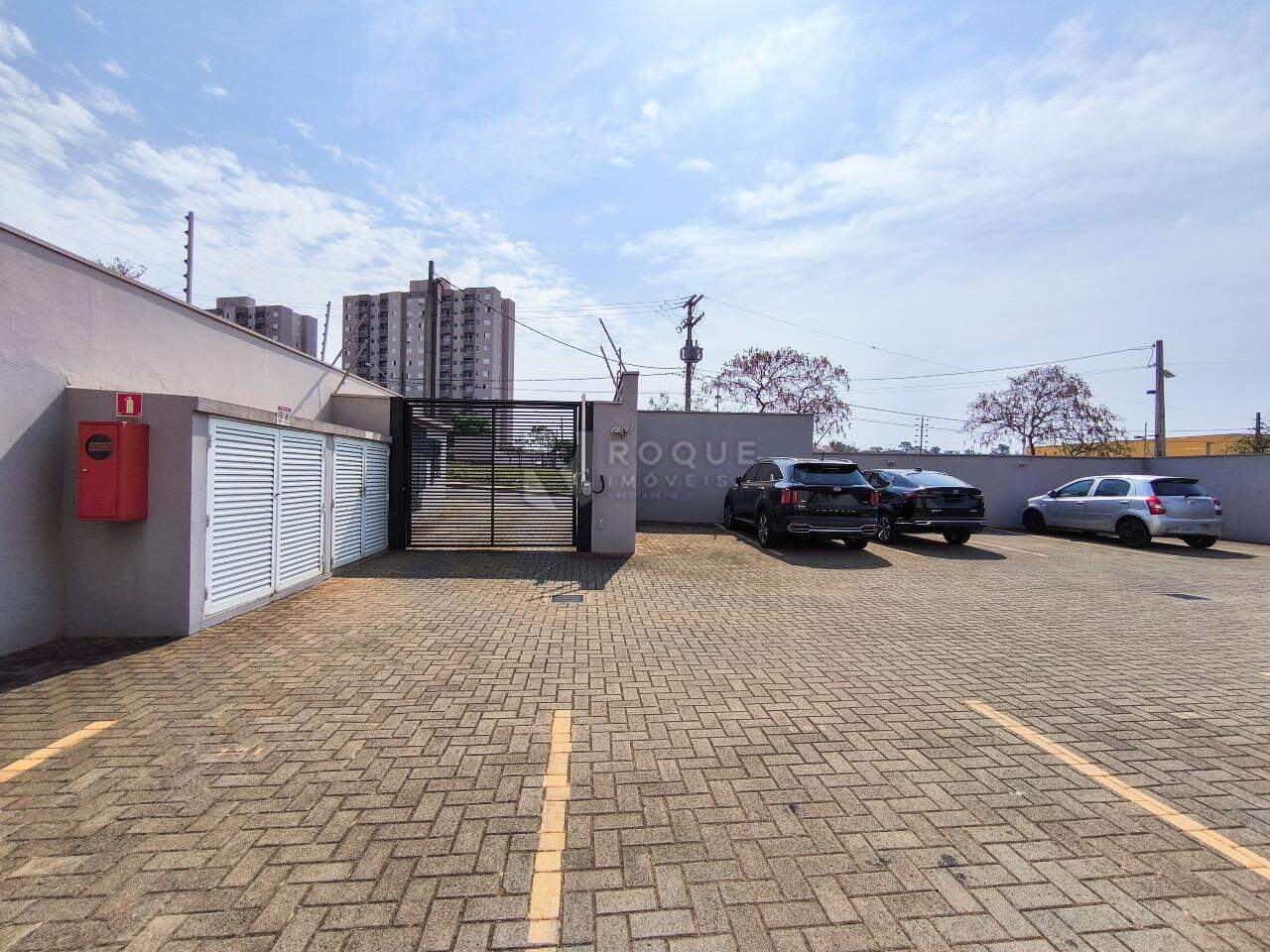 Salas/Conjuntos à venda no bairro Jardim Cidade Universitária I: ESTACIONAMENTO FUNDOS