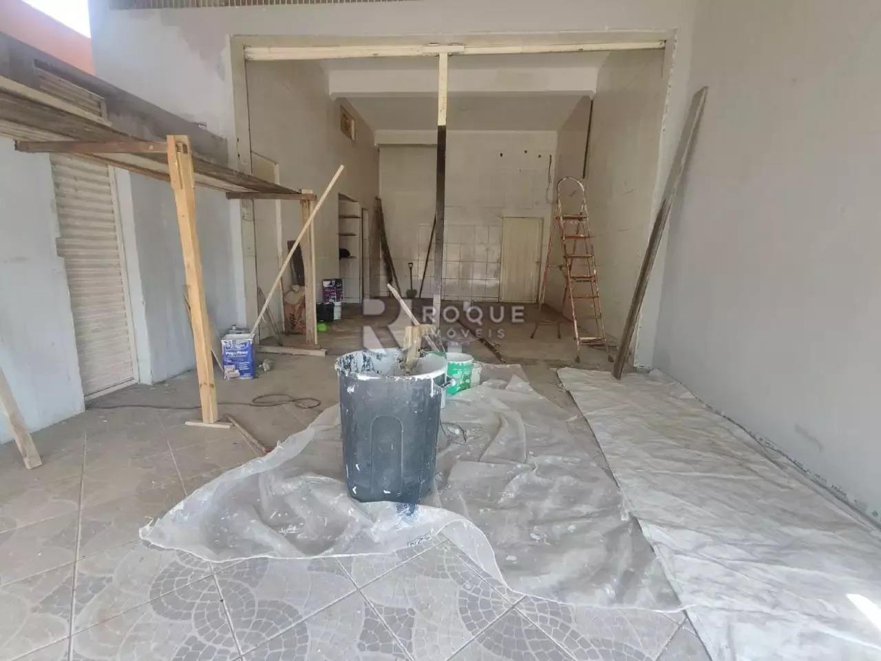 Casa com salão à venda no bairro Parque Residencial Aeroporto: SALÃO