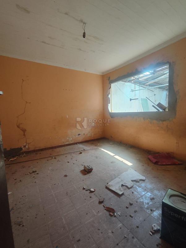 Casa com salão à venda no bairro Parque Residencial Aeroporto: QUARTO/SUITE - TERREO