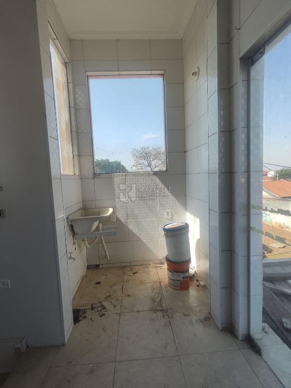 Casa com salão à venda no bairro Parque Residencial Aeroporto: LAVANDERIA - SUPERIOR