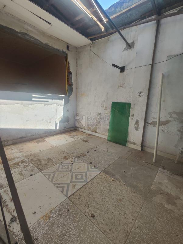 Casa com salão à venda no bairro Parque Residencial Aeroporto: QUINTAL - CASA TERREA