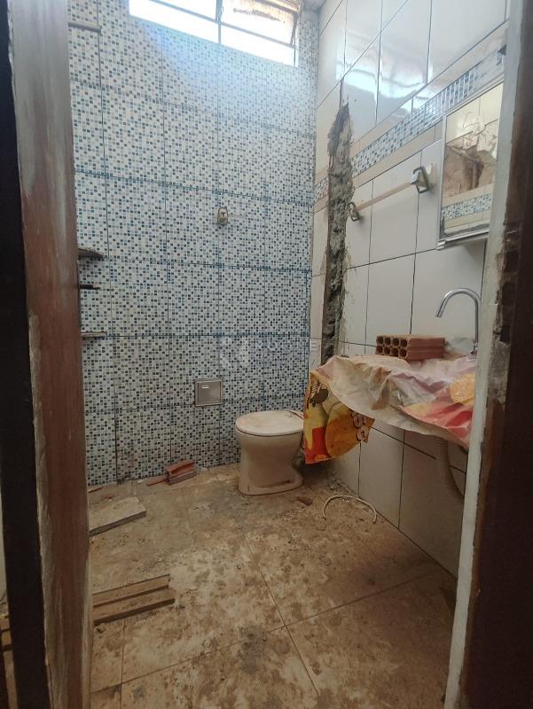 Casa com salão à venda no bairro Parque Residencial Aeroporto: SUITE - TERREO