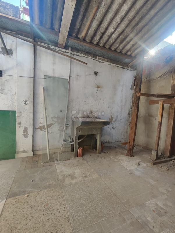 Casa com salão à venda no bairro Parque Residencial Aeroporto: LAVANDERIA - TERREO