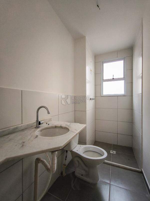 Apartamento à venda no bairro Jardim do Lago: BANHEIRO SOCIAL