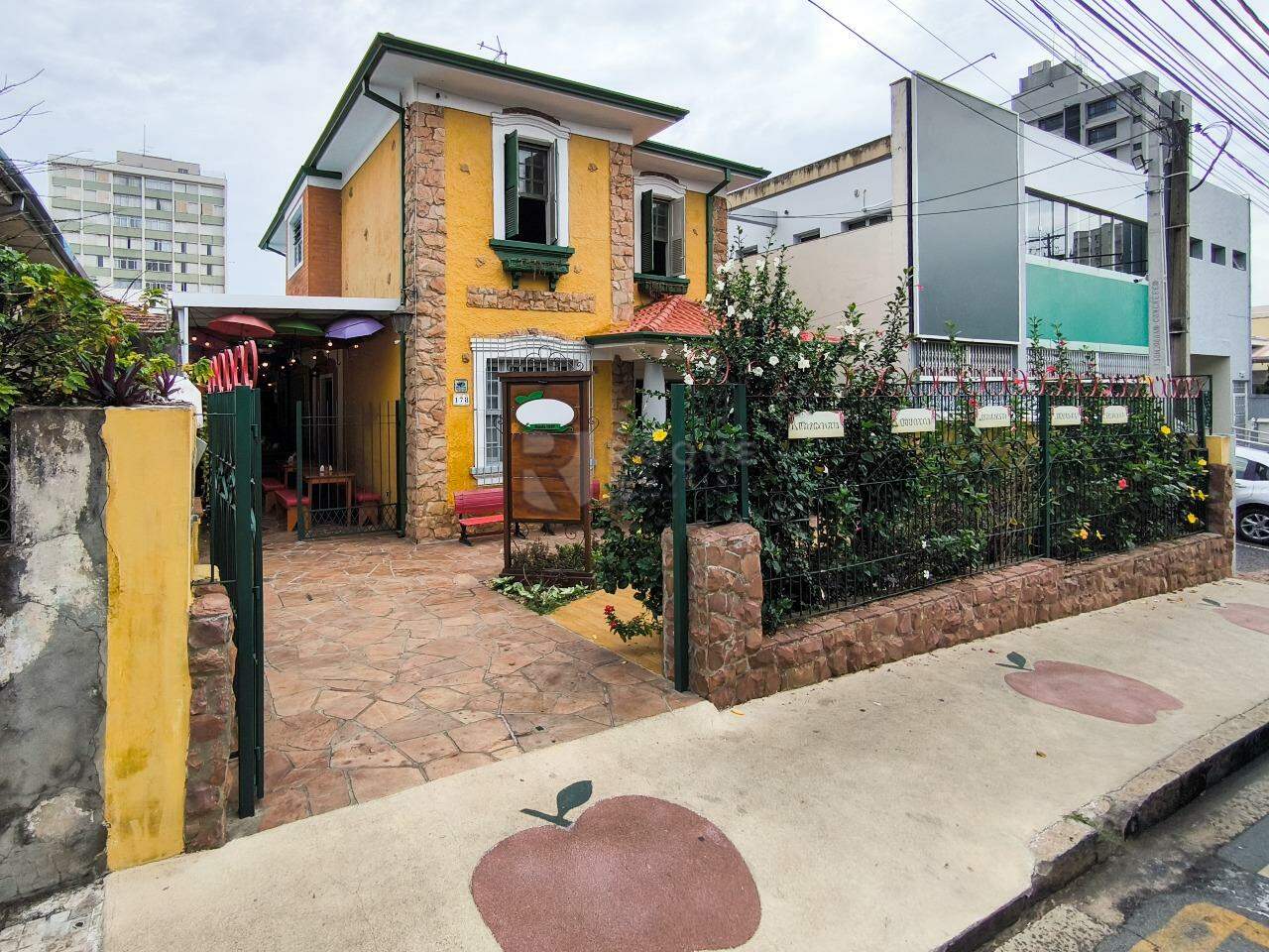 Casa Comercial à venda no bairro Centro: FACHADA