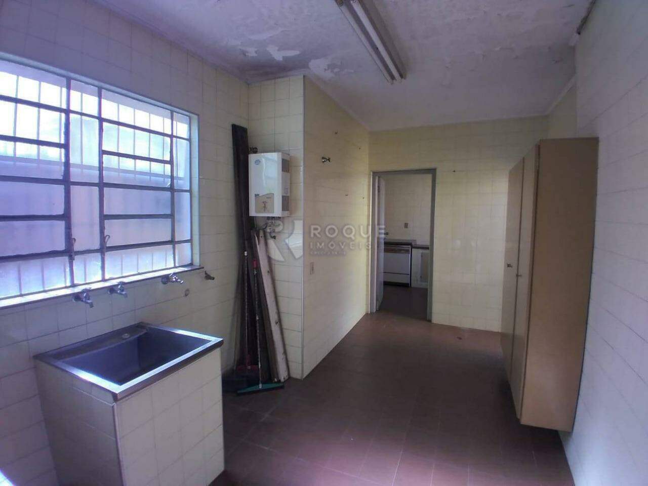 Casa Comercial à venda no bairro Centro: lavanderia