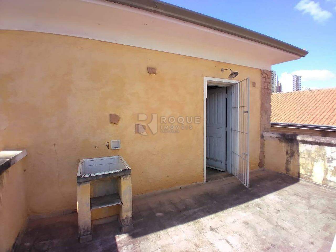 Casa Comercial à venda no bairro Centro: varanda