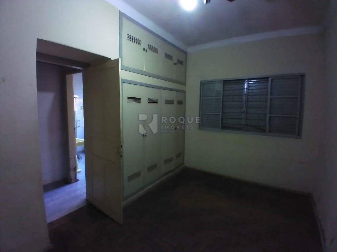 Casa Comercial à venda no bairro Centro: cozinha