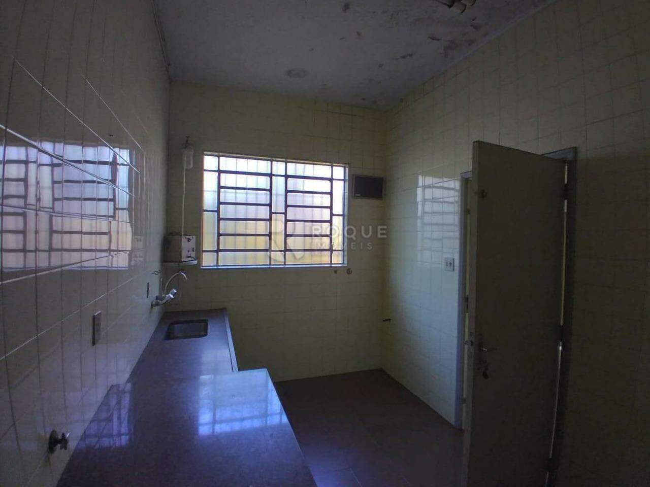 Casa Comercial à venda no bairro Centro: cozinha