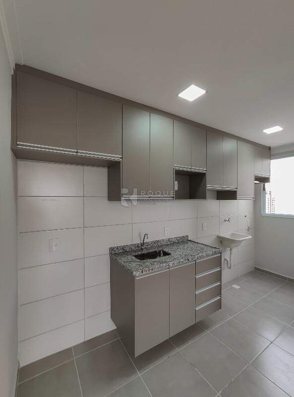 Apartamento à venda no bairro Vale das Esmeraldas: Cozinha 