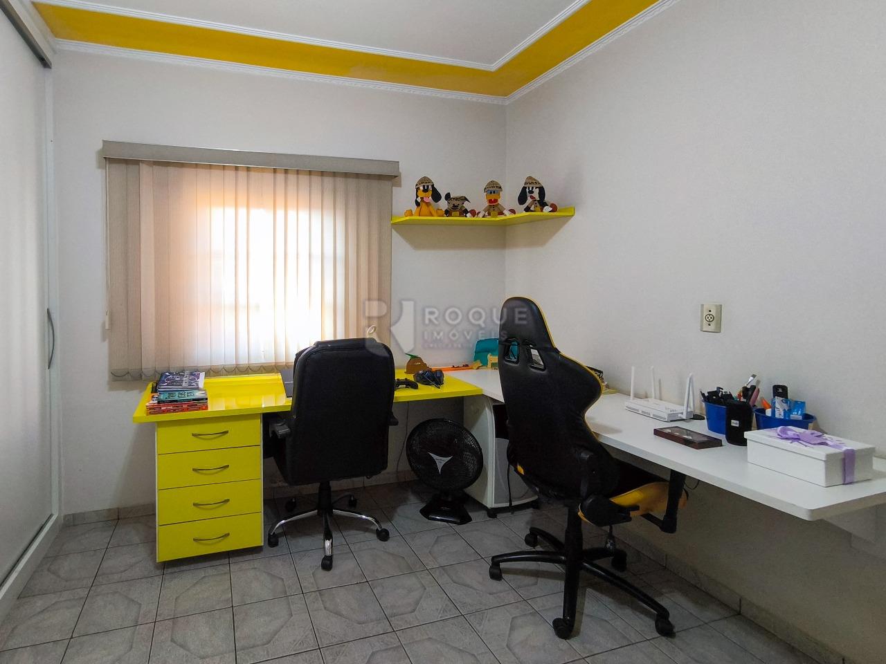 Casa Residencial à venda no bairro Jardim Gustavo Peccinini: DORMITÓRIO 2