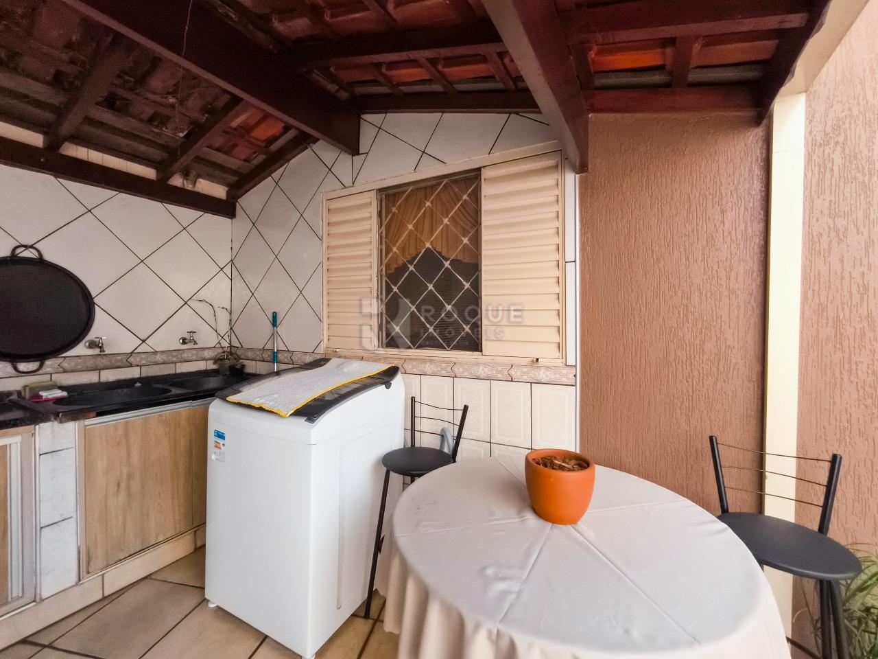 Casa Residencial à venda no bairro Jardim Gustavo Peccinini: LAVANDERIA