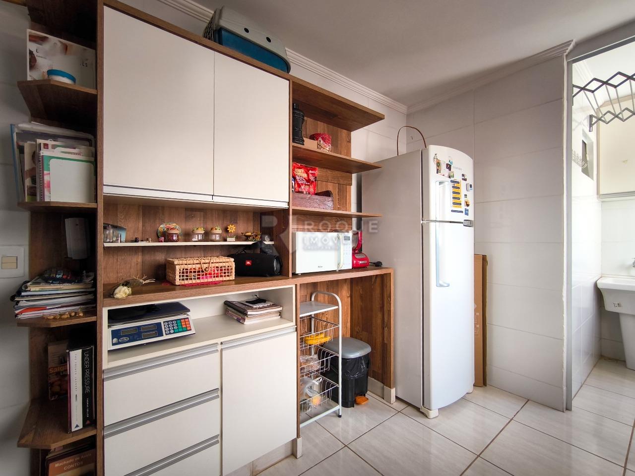 Apartamento à venda no bairro Jardim São Roque: COZINHA