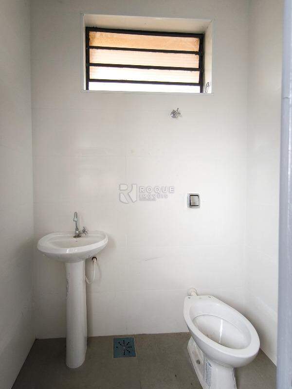 Barracão/Galpão à venda no bairro Jardim Olga Veroni: BANHEIRO SOCIAL 1 SALA 4